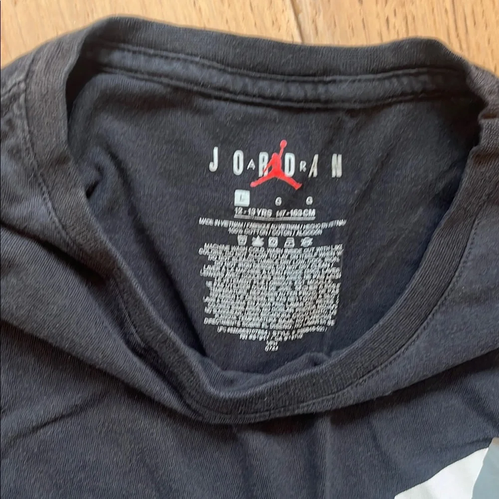 Jordan Black and White Logo T-Shirt - Picture 2 of 3